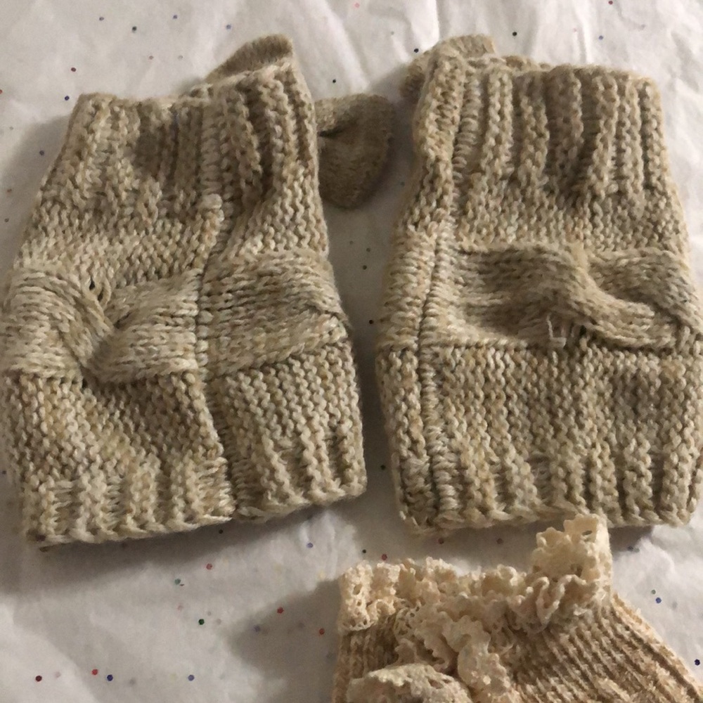 Catos and Claire’s brand leg warmers - Picture 6 of 9